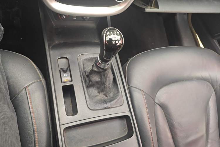 Used Bestune X80 2013 2.0L manual luxury version Gear Lever