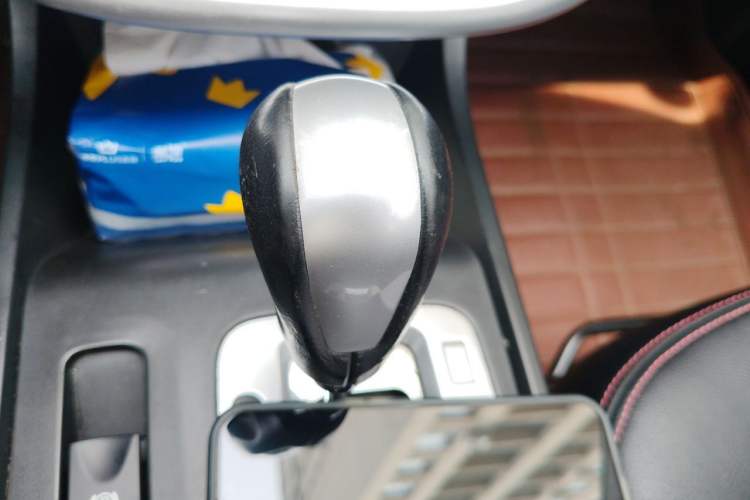 Used Bestune X80 2013 2.0L automatic comfort version Gear Lever