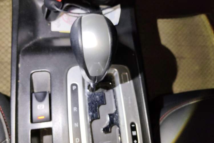 Used Bestune X80 2013 2.0L automatic luxury version Gear Lever