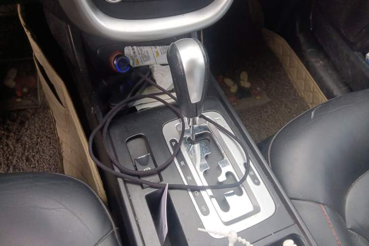 Used Bestune X80 2013 2.0L automatic luxury version Gear Lever