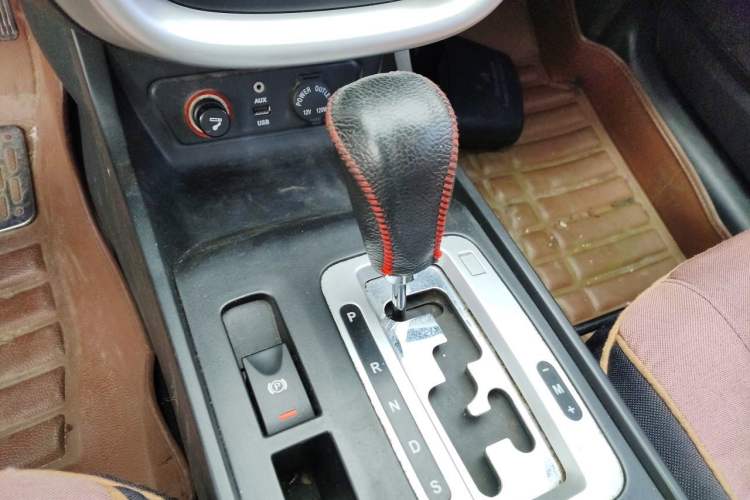 Used Bestune X80 2013 2.0L automatic comfort version Gear Lever
