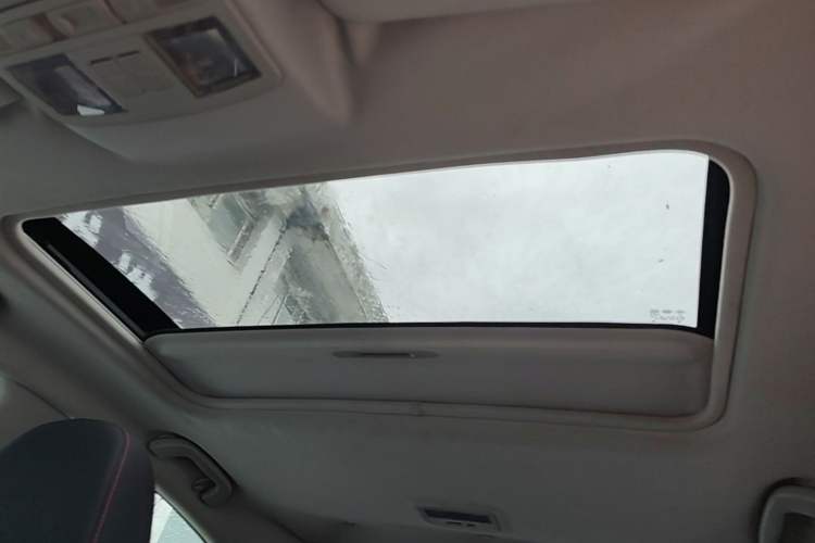Used Bestune X80 2013 2.0L automatic comfort version Headliner