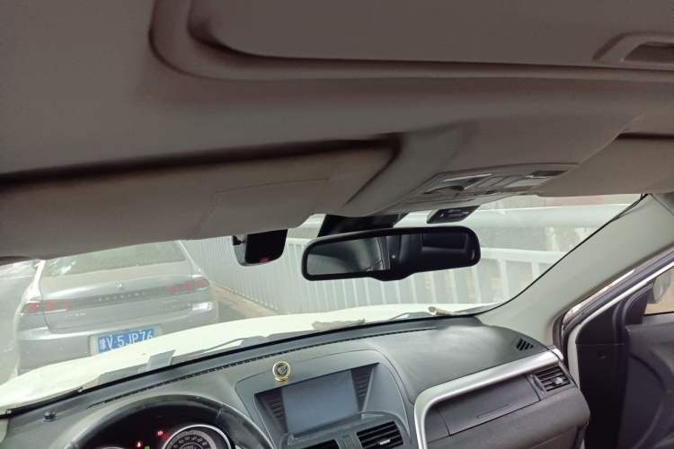 Used Bestune X80 2013 2.0L automatic luxury version Headliner