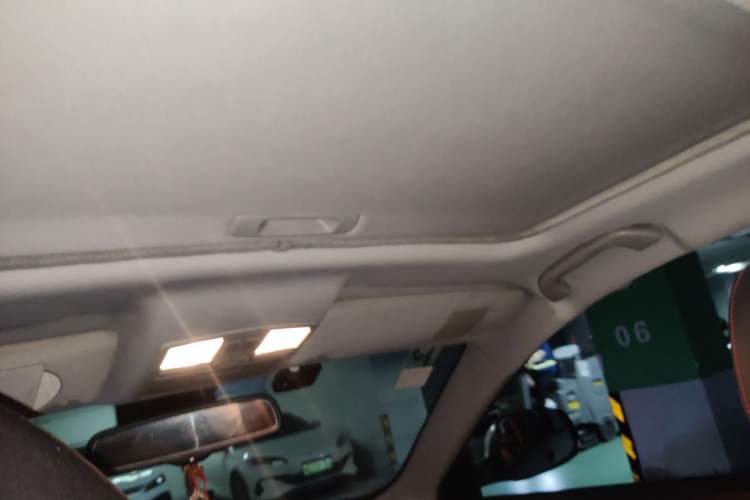 Used Bestune X80 2013 2.0L manual luxury version Headliner
