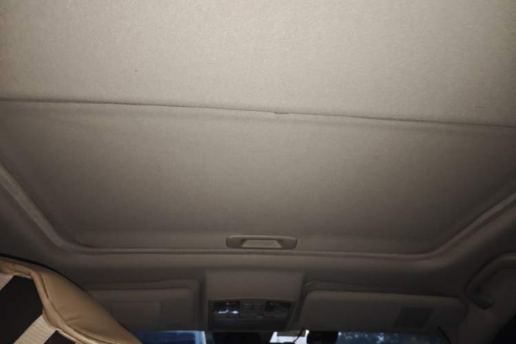 Used Bestune X80 2013 2.0L automatic comfort version Headliner