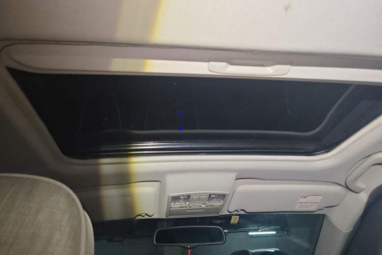 Used Bestune X80 2013 2.0L automatic comfort version Headliner