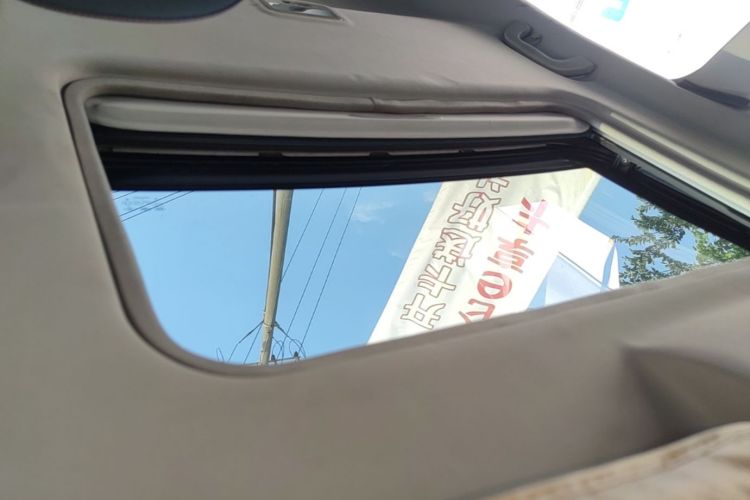 Used Bestune X80 2013 2.0L automatic comfort version Headliner