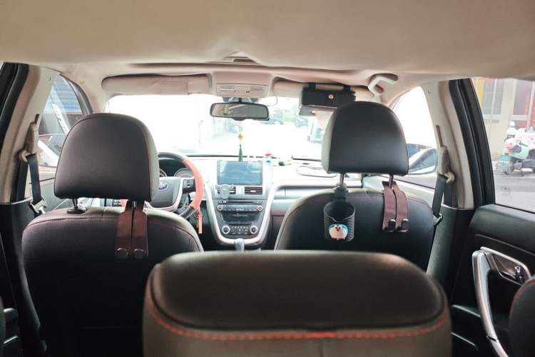 Used Bestune X80 2013 2.0L automatic luxury version Headliner