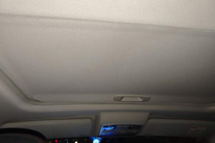 Used Bestune X80 2013 2.0L automatic luxury version Headliner
