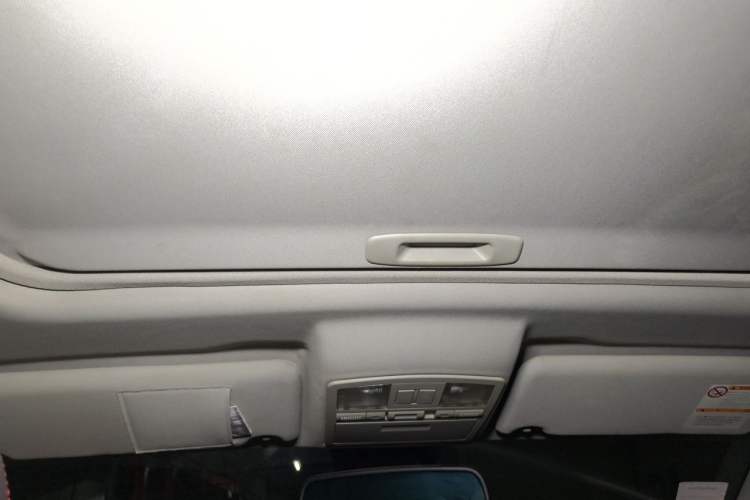 Used Bestune X80 2013 2.0L automatic luxury version Headliner