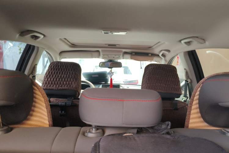 Used Bestune X80 2013 2.0L automatic comfort version Headliner