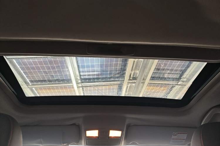 Used Bestune X80 2013 2.0L automatic comfort version Headliner