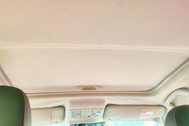 Used Bestune X80 2013 2.0L automatic luxury version Headliner