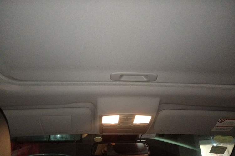 Used Bestune X80 2013 2.0L automatic luxury version Headliner