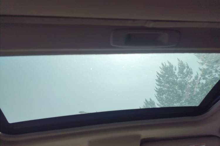 Used Bestune X80 2013 2.0L automatic luxury version Headliner