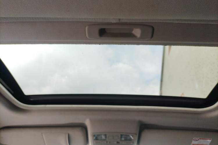 Used Bestune X80 2013 2.0L manual luxury version Headliner