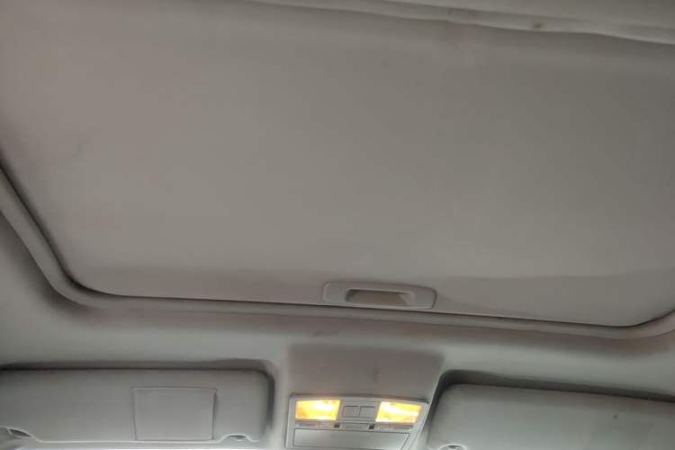Used Bestune X80 2013 2.0L automatic luxury version Headliner