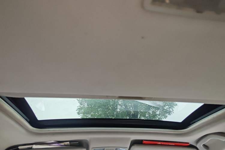Used Bestune X80 2013 2.0L automatic comfort version Headliner