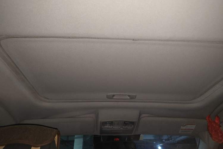 Used Bestune X80 2013 2.0L automatic comfort version Headliner