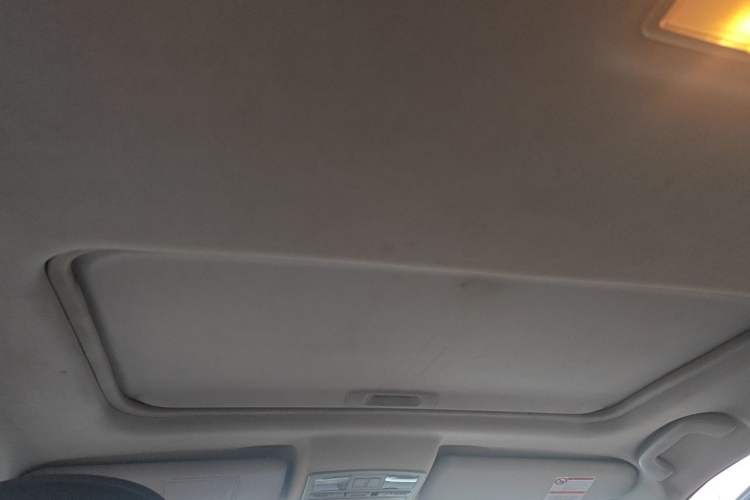Used Bestune X80 2013 2.0L manual luxury version Headliner