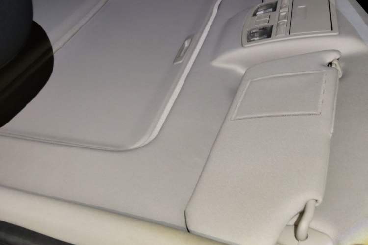 Used Bestune X80 2013 2.0L automatic luxury version Headliner