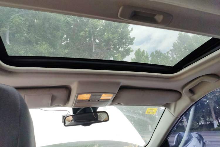 Used Bestune X80 2013 2.0L automatic comfort version Headliner