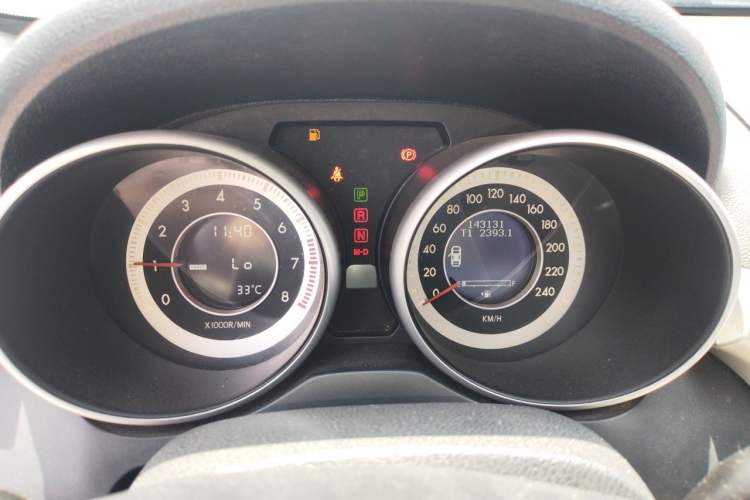 Used Bestune X80 2013 2.0L automatic comfort version Instrument Cluster