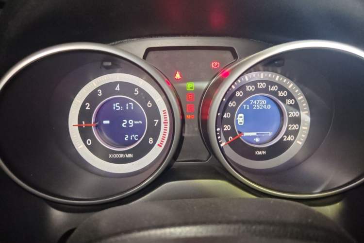 Used Bestune X80 2013 2.0L automatic comfort version Instrument Cluster
