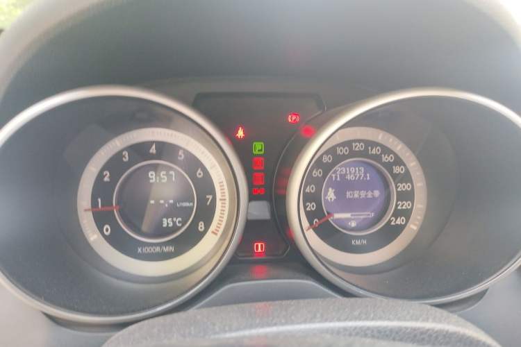 Used Bestune X80 2013 2.0L automatic luxury version Instrument Cluster