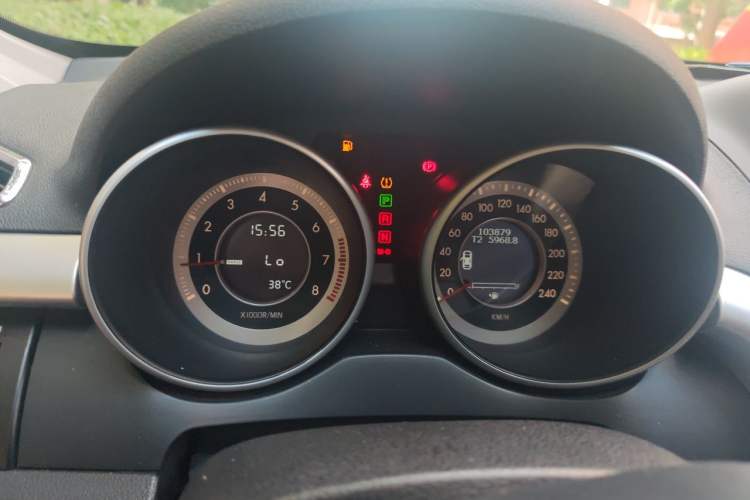 Used Bestune X80 2013 2.0L automatic luxury version Instrument Cluster