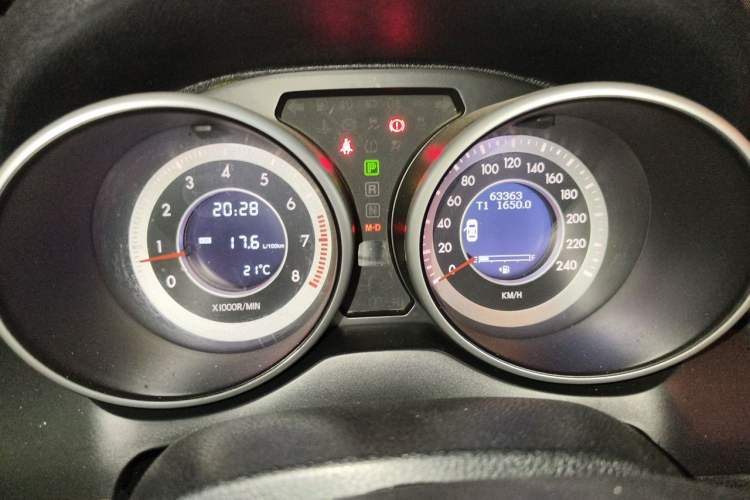Used Bestune X80 2013 2.0L automatic comfort version Instrument Cluster