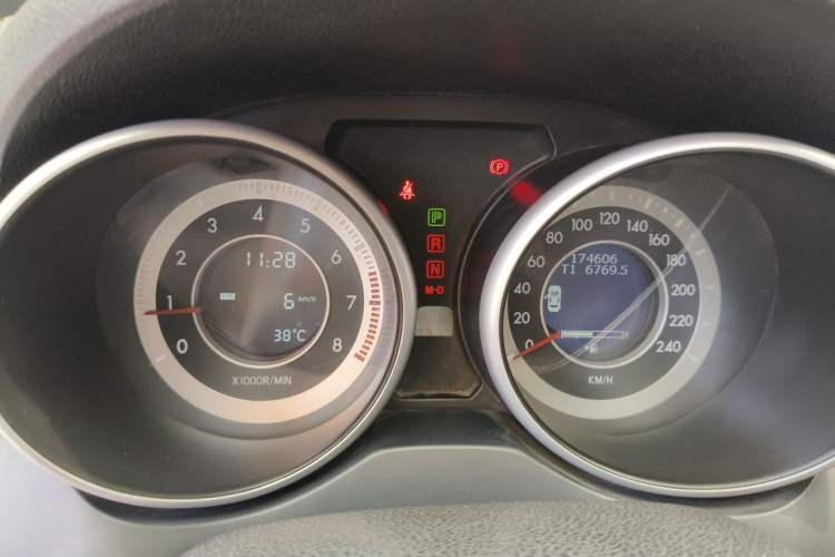 Used Bestune X80 2013 2.0L automatic comfort version Instrument Cluster