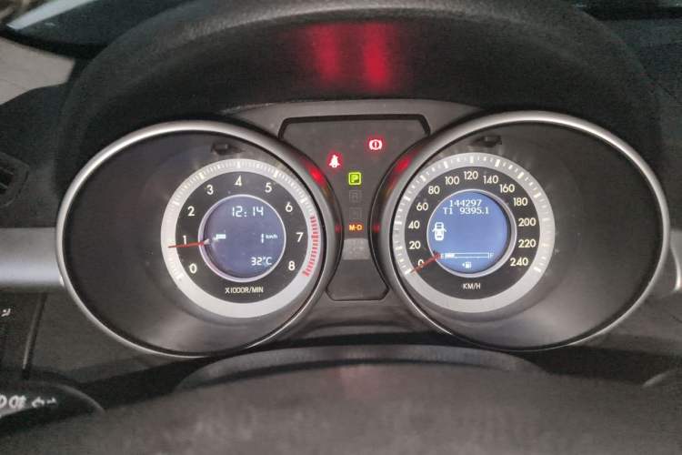 Used Bestune X80 2013 2.0L automatic comfort version Instrument Cluster