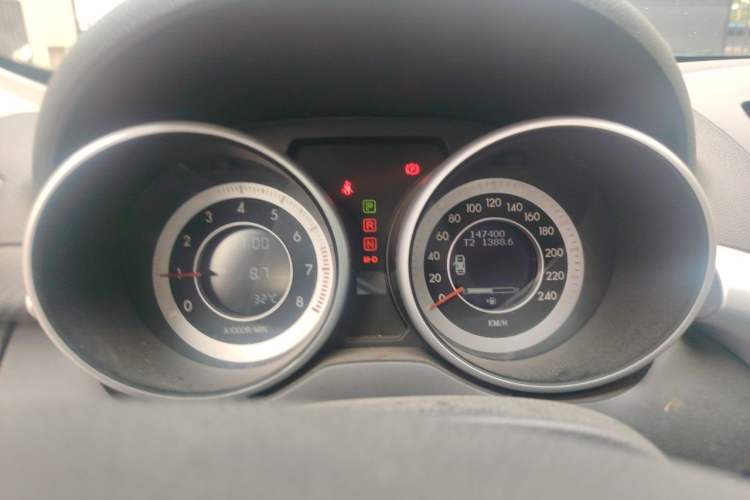 Used Bestune X80 2013 2.0L automatic luxury version Instrument Cluster
