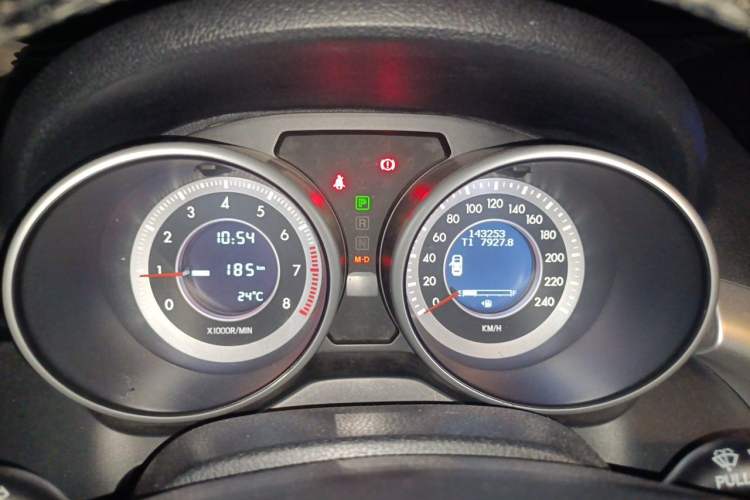 Used Bestune X80 2013 2.0L automatic comfort version Instrument Cluster