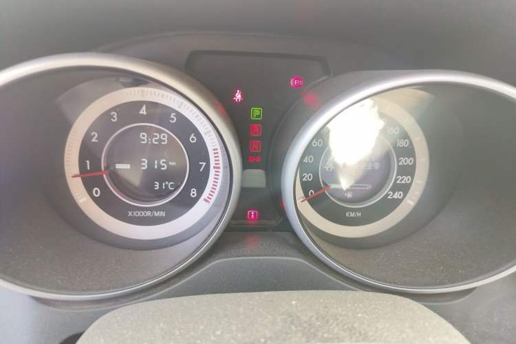 Used Bestune X80 2013 2.0L automatic luxury version Instrument Cluster