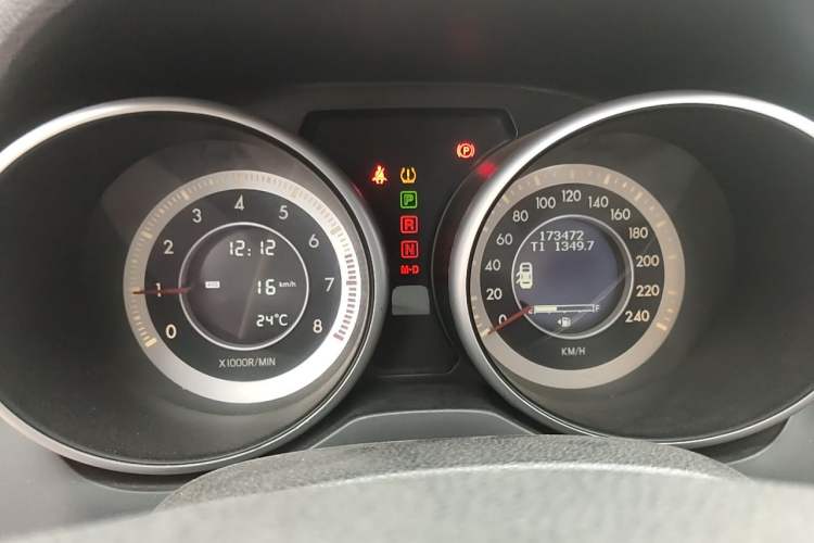Used Bestune X80 2013 2.0L automatic luxury version Instrument Cluster