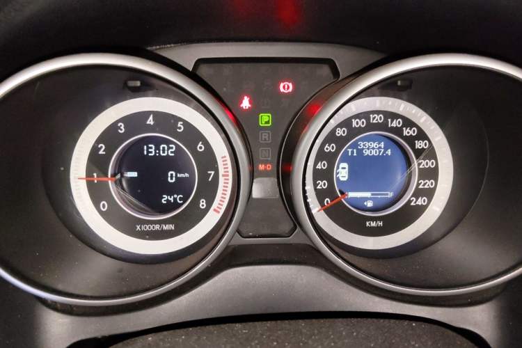 Used Bestune X80 2013 2.0L automatic luxury version Instrument Cluster