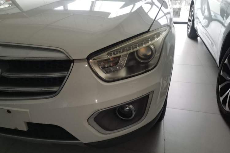 Used Bestune X80 2013 2.0L automatic luxury version Left Front Headlight