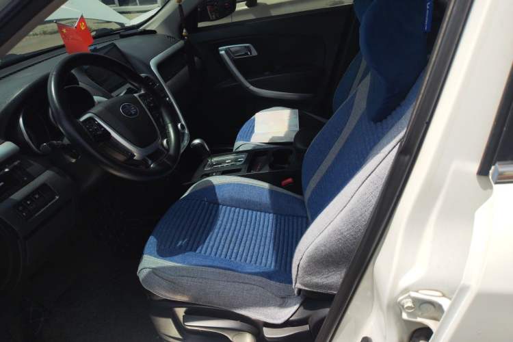 Used Bestune X80 2013 2.0L automatic comfort version Left Front Seat