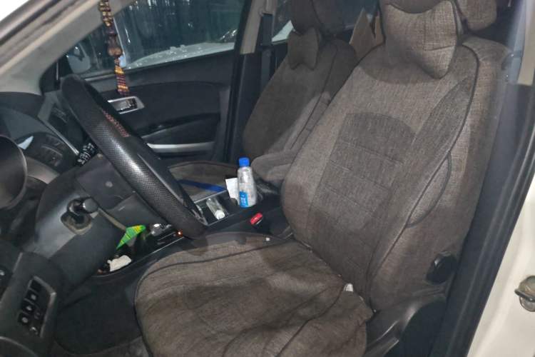 Used Bestune X80 2013 2.0L automatic comfort version Left Front Seat