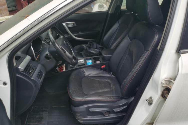 Used Bestune X80 2013 2.0L automatic comfort version Left Front Seat