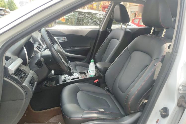 Used Bestune X80 2013 2.0L automatic luxury version Left Front Seat