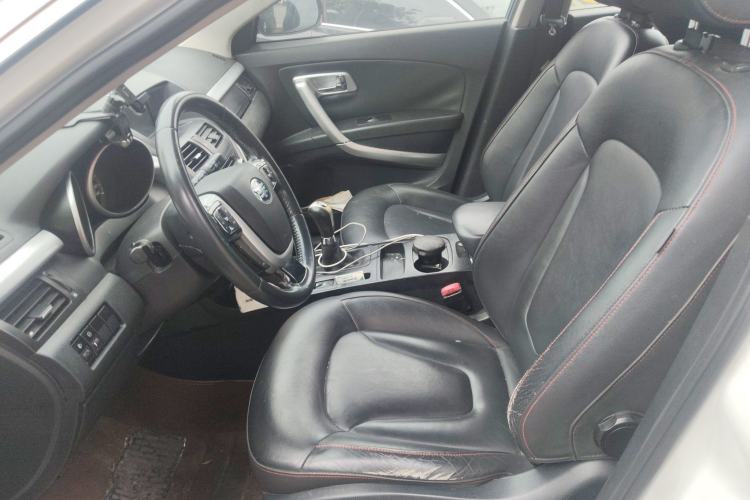 Used Bestune X80 2013 2.0L manual luxury version Left Front Seat