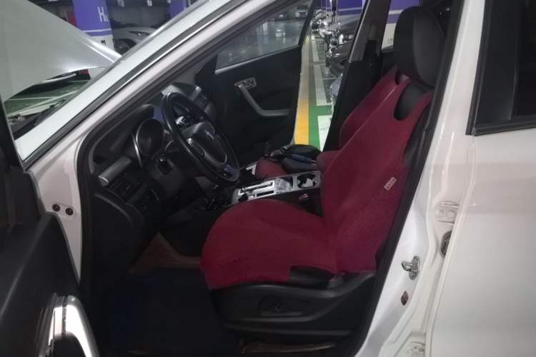 Used Bestune X80 2013 2.3L automatic flagship version Left Front Seat