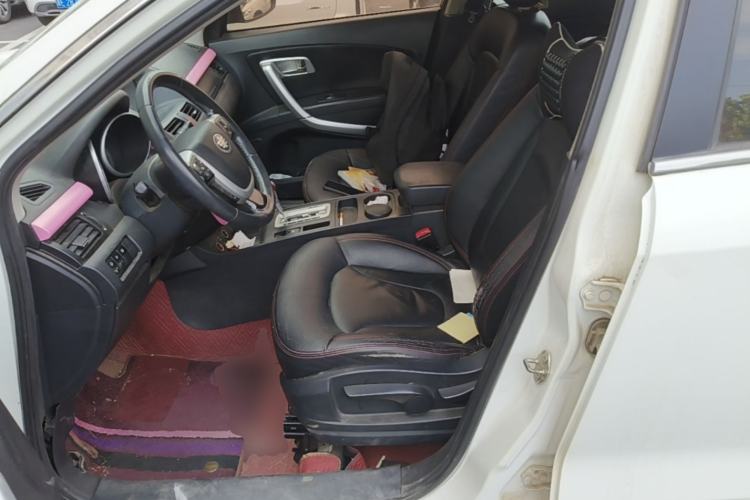 Used Bestune X80 2013 2.0L automatic comfort version Left Front Seat