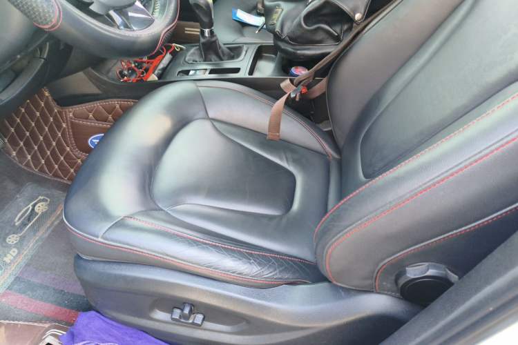 Used Bestune X80 2013 2.0L manual luxury version Left Front Seat