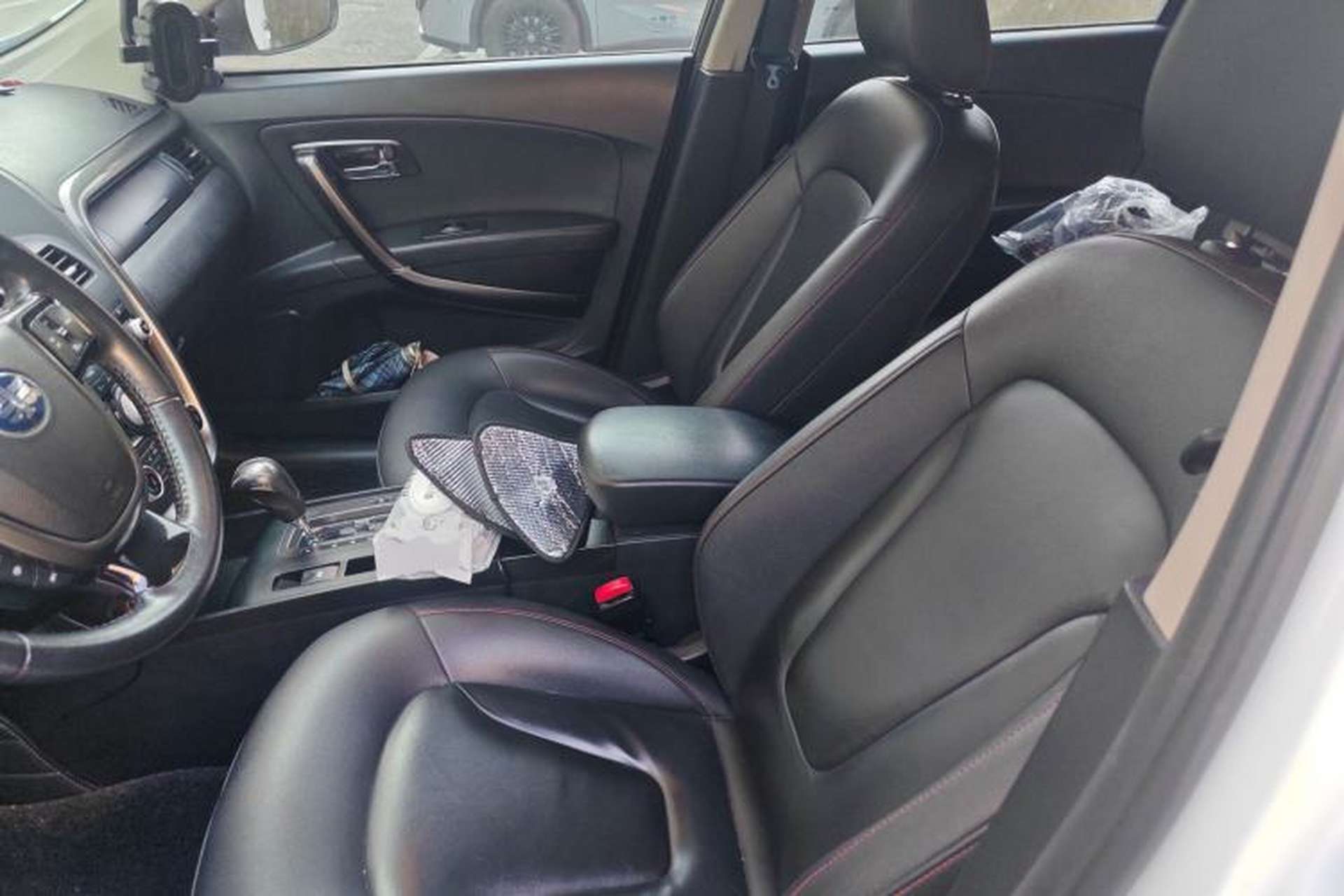 Used Bestune X80 2013 2.0L automatic luxury version Left Front Seat