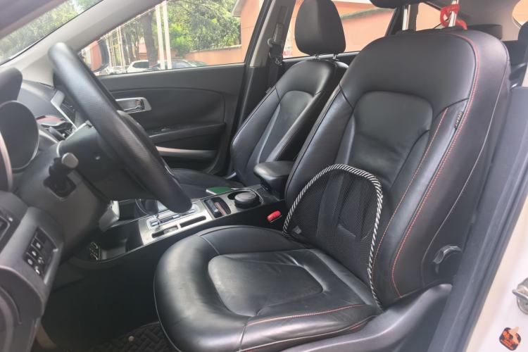 Used Bestune X80 2013 2.0L automatic luxury version Left Front Seat