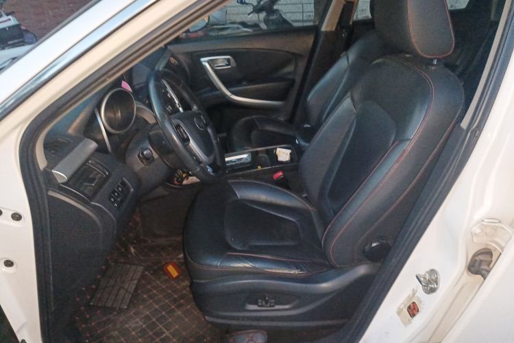 Used Bestune X80 2013 2.0L automatic luxury version Left Front Seat